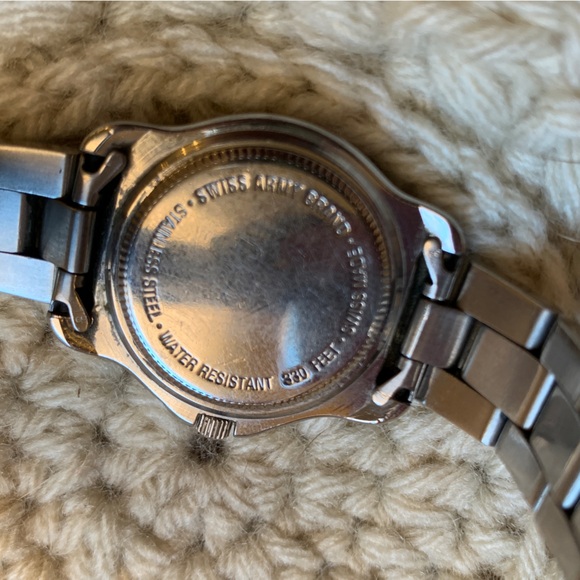 HP🪩 Vintage Swiss Army Stainless Steel Watch - Picture 3 of 4
